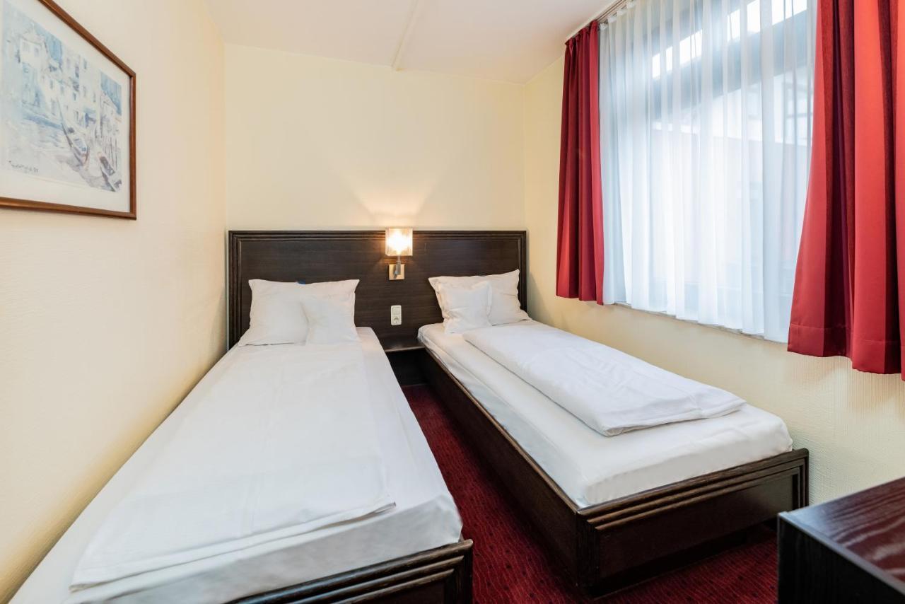 Goebel'S Seehotel Diemelsee ภายนอก รูปภาพ
