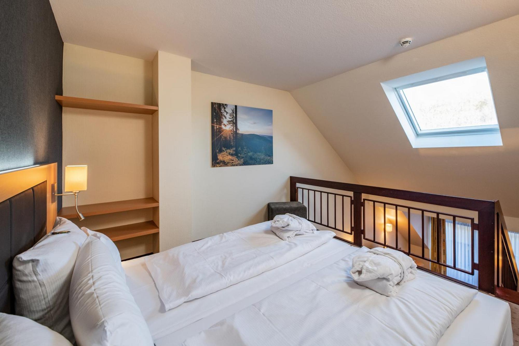 Goebel'S Seehotel Diemelsee ภายนอก รูปภาพ