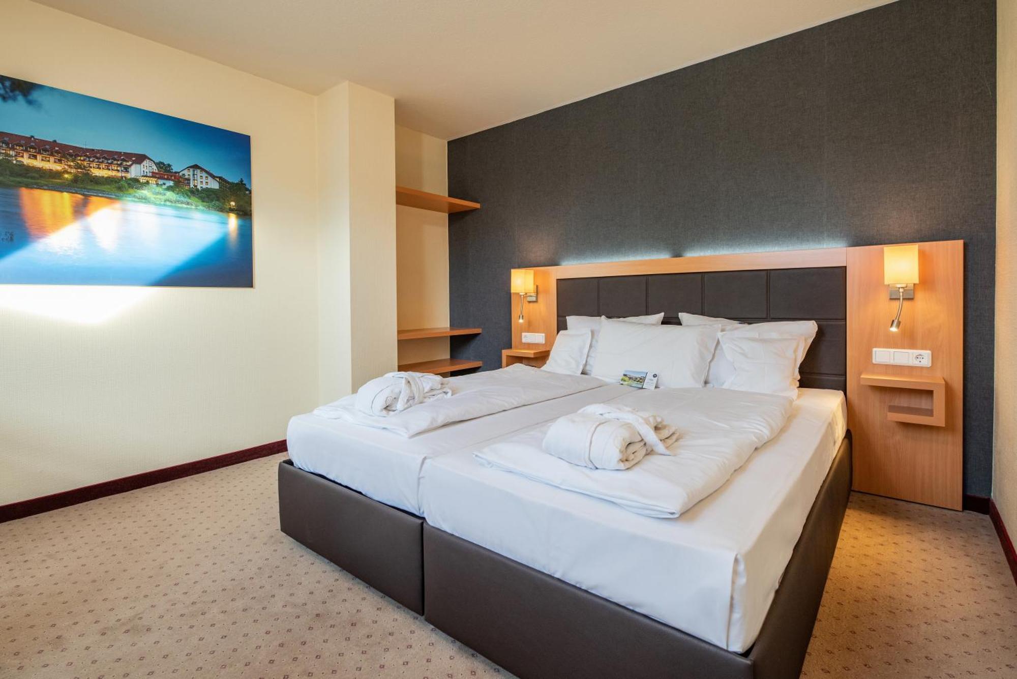Goebel'S Seehotel Diemelsee ภายนอก รูปภาพ