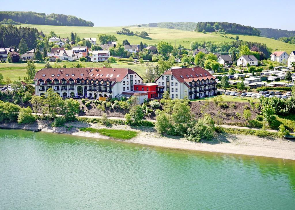Goebel'S Seehotel Diemelsee ภายนอก รูปภาพ